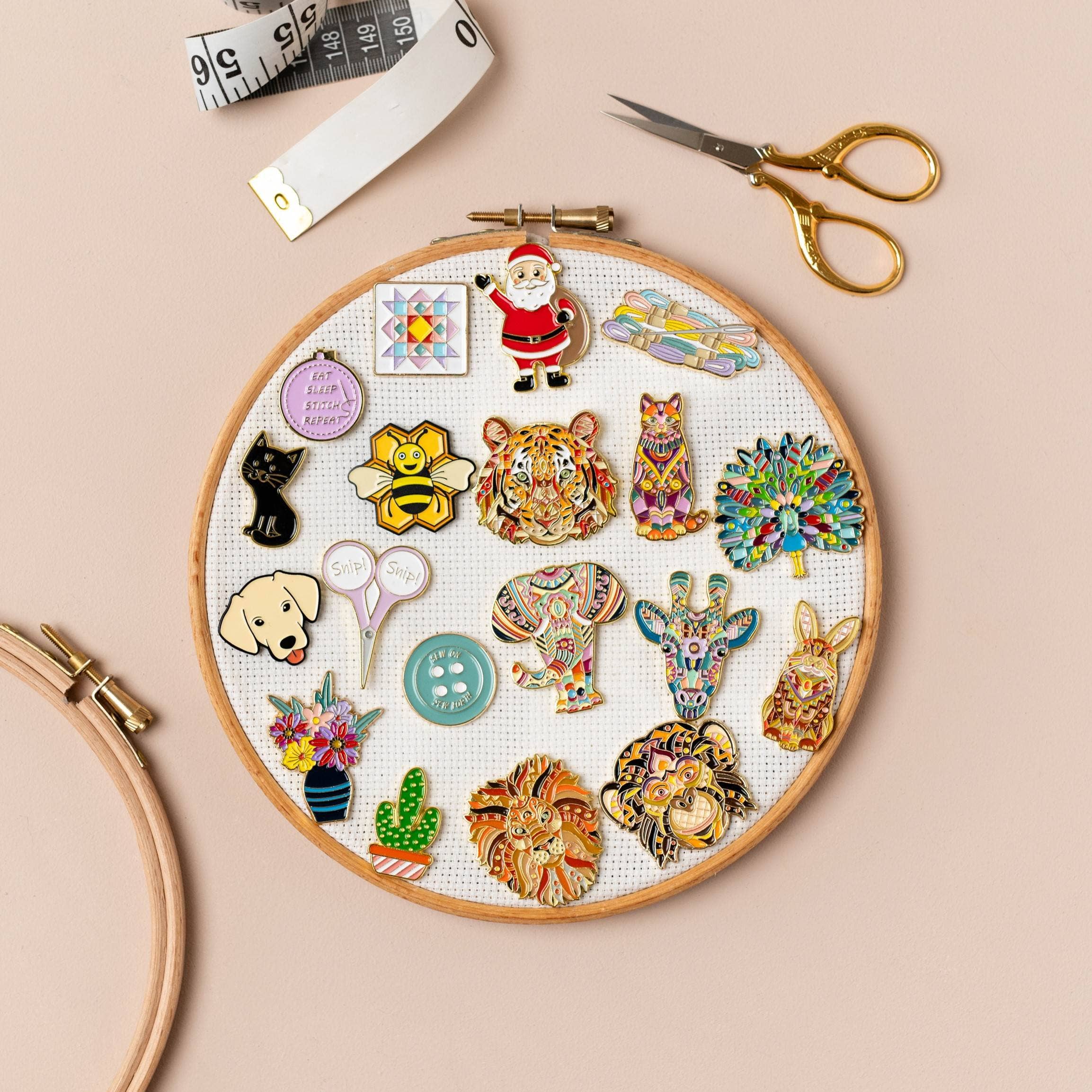 Mandala Parrot Needle Minder